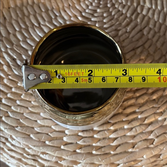 🌸Spring Ready☀️White Ceramic Pot with Gold Rim - Picture 9 of 12